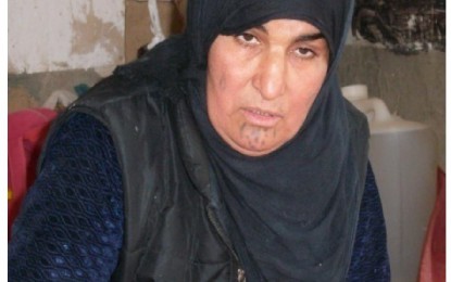 دەم لوسێك هات ووتی: دایكەكەم خوشكەكەم وەرن خۆتان تەسلیم بكەن حكومەت بەڕەحمەو هیچتان بۆنابێت.