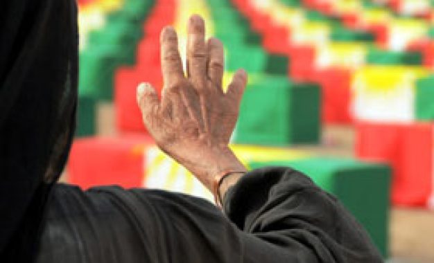 “أن تكون إنسانا”.. تجارب مؤلمة يرويها الناجون من الإبادة الجماعية.                        ابراهیم صادق